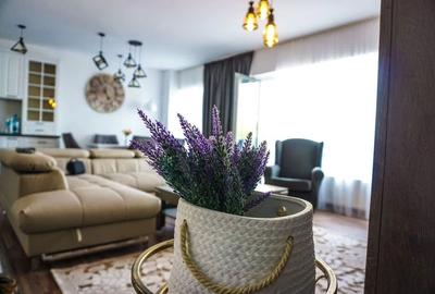Apartament cu 2 camere semidecomandat, mobilat în Central