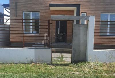 Casă individuală cu 4 camere în Berceni