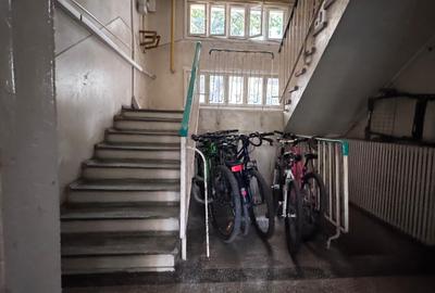 Centrala proprie, etaj intermediar, strada Harniciei 4 - 10
