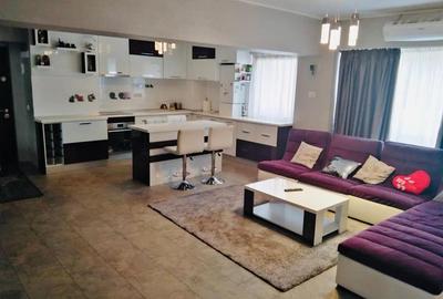 Apartament cu 4 camere decomandat în Răcădău