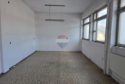 Spațiu comercial de 1,330.5mp de vânzare - 11