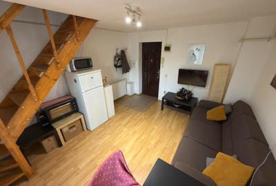 Apartament cu 3 camere semidecomandat în Vitan Mall