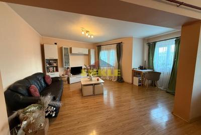 Apartament cu 3 camere decomandat, mobilat în Central
