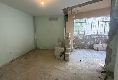 De vânzare apartament 3 camere zona Falezei 102 mp etaj 1 - 2