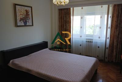 Apartament cu 3 camere decomandat, mobilat în Unirii