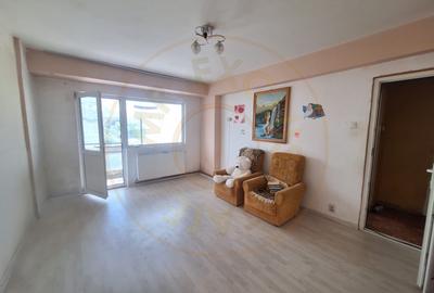 Apartament 3 camere, etaj 1, Costesti, Arges. 0% Comision - 2