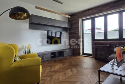 Apartament cu 4 camere, mobilat în Central