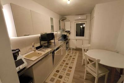 Apartament cu 3 camere decomandat, mobilat în Zorilor