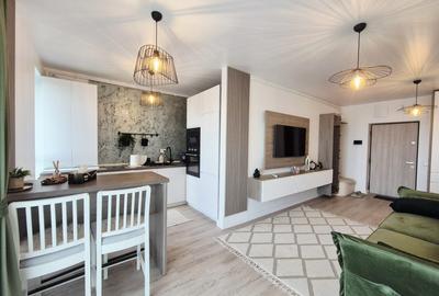 Apartament cu 2 camere semidecomandat, mobilat în Tomis Nord