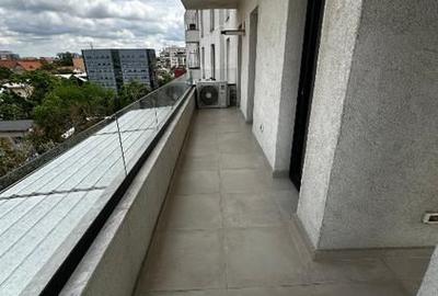 Apartament cu 4 camere semidecomandat în Unirii