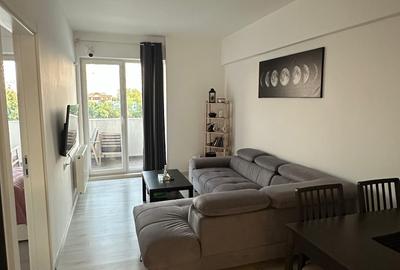 Apartament cu 3 camere semidecomandat în Vitan