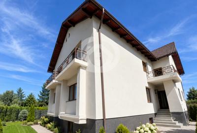 Duplex cu 18 camere în Calea Dumbrăvii