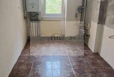 Apartament cu 3 camere semidecomandat în Mărăști
