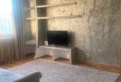 Apartament cu 3 camere semidecomandat, mobilat în Drumul Taberei