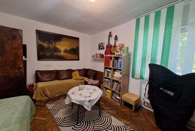 Apartament cu 2 camere decomandat, mobilat în Soarelui