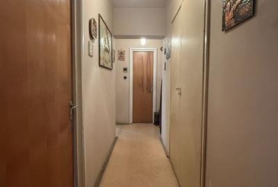Apartament cu 3 camere decomandat în Tineretului