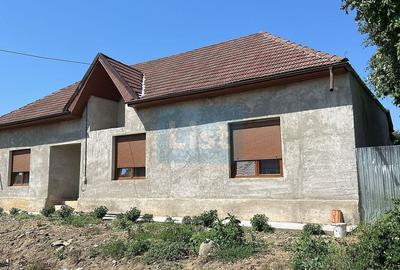 Casa intr-o zona linistita, Bucosnita - 11