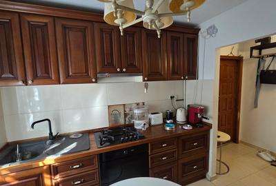Vanzare apartament 3 camere decomandat, centrala termica, 7 minute metrou Titan - 11