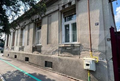 Casă individuală cu 5 camere în Titulescu