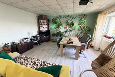 Apartament cu 3 camere decomandat în Nicolina