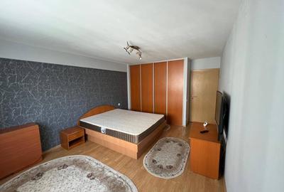Apartament cu 2 camere semidecomandat, mobilat în Zorilor