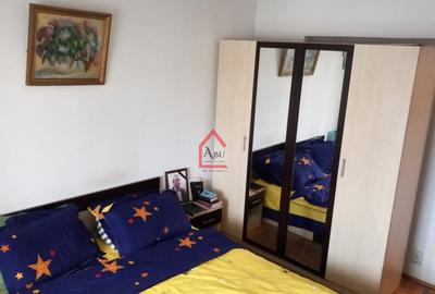 Apartament cu 3 camere decomandat în Păcurari