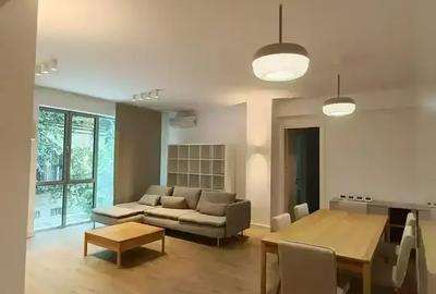 Apartament cu 4 camere semidecomandat în Armeneasca