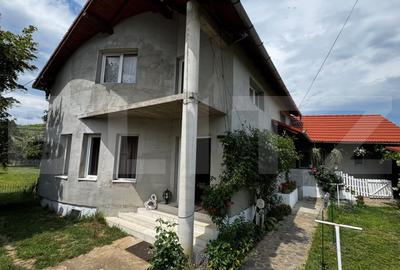 Casă individuală cu 4 camere în Șard
