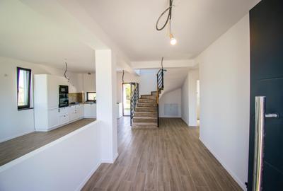 Vila  in promotie, panouri, pompa de caldura, intretinere - 500ron/luna - 10