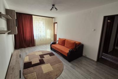 Apartament cu 2 camere decomandat, mobilat în Apărătorii Patriei