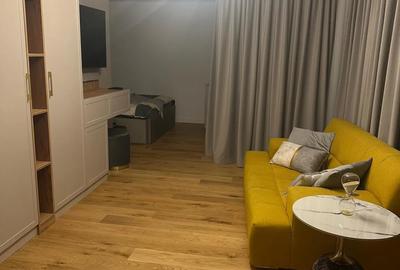 Apartament cu 2 camere semidecomandat, mobilat în Unirii