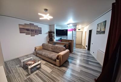 Apartament cu 2 camere semidecomandat, mobilat în Central