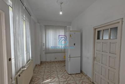 Bucurestii Noi, Lidl, D+P+E, 1992, sup. 680mp, 13 camere, teren 346mp - 11