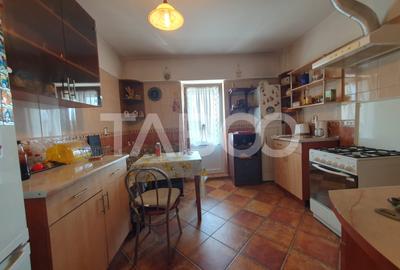 Apartament cu 2 camere decomandat, mobilat în Făgăraș