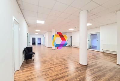 Birou, de 220 mp, în Central