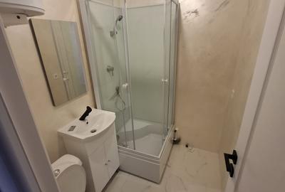 Cameră de cămin cu baie proprie,renovată total - 2