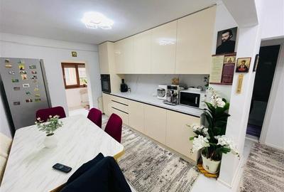 Mobilat si utilat modern cu 2 bai bloc anvelopat - 1