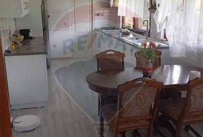 Casă / Vilă cu 7 camere de vânzare - 6