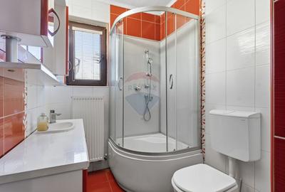 Casă cu 5 camere de inchiriat in Sofronea,Arad - 12