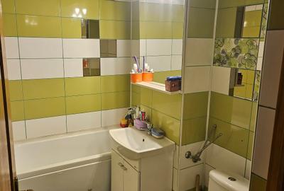Apartament cu 3 camere ~ zona Brosteni / Colegiu ~ etaj 3 din 4 - 6