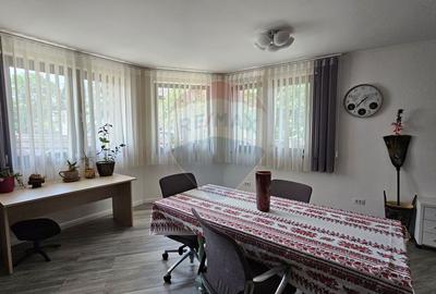 Casă / Vilă cu 7 camere si teren 1000 mp în zona Centrala-Suceava - 16