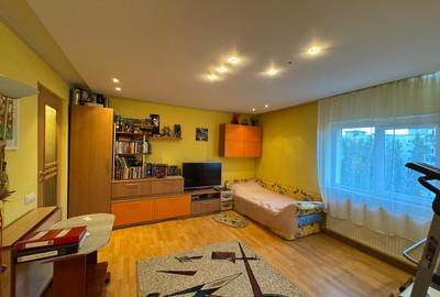 APARTAMENT 3 CMERE 7/8 BLOC 1987 HOL H CENTRALA TERMICA APROPRIERE METROU PARC