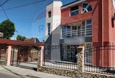 Clădire birouri /Sediu firmă de vânzare - Piața Centrală Galați - 1