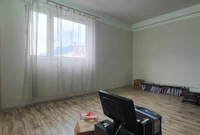 Spatiu comercial pe 2 nivele,spatii depozitare + parcari, in zona foarte buna! - 11