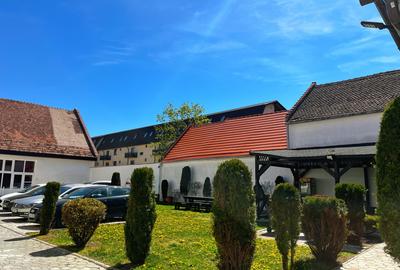 Apartament cu 3 camere în zona Centrală/ Strada Lungă - 15