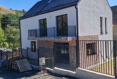 Casă individuală cu 4 camere în Florești