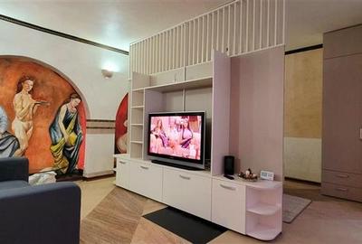 Apartament cu 2 camere decomandat, mobilat în Ultracentral