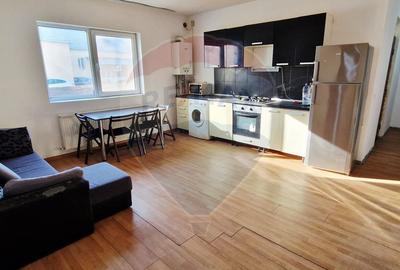 Apartament cu 3 camere, curte și loc de parcare zona Alfa - 1