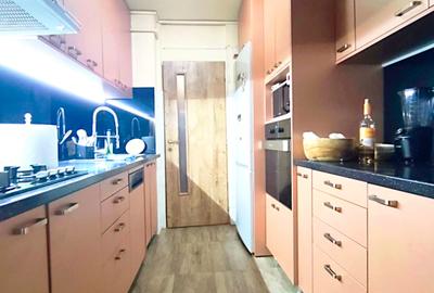 Apartament 2 camere - ETAJ 1 - 56 mp ( decomandat, 2 balcoane, geam baie ) - 1