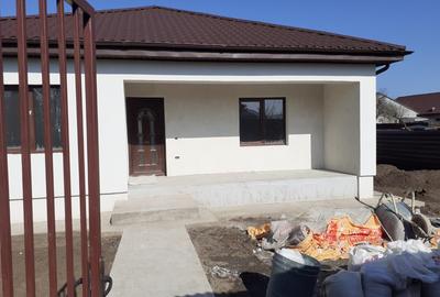 Casa la noua  4 camere  zona rezidentiala Cumpana. - 1